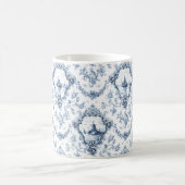 刻印フローラトイルと風車とボート – 青 コーヒーマグカップ (中央)