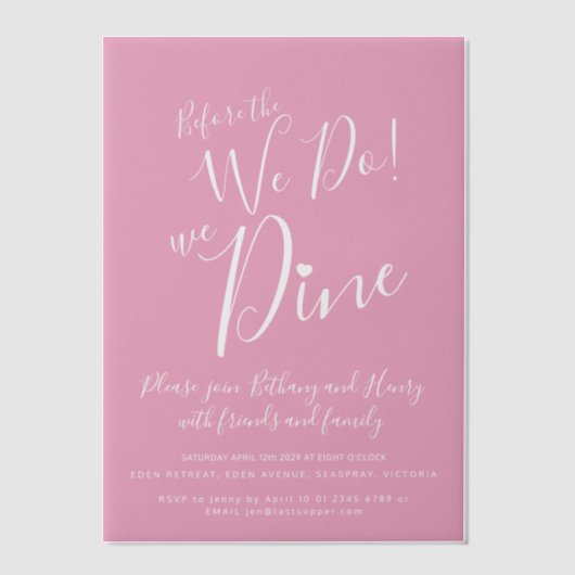 前に結婚ピンクのリハーサルのディナー ベラム紙招待状 (正面)