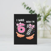 前は6歳、今は7歳の可愛い誕生日ナンバー ポストカード (スタンド正面)