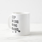 前へ進め 犬のモチベーションアップの引用 コーヒーマグカップ (正面左)