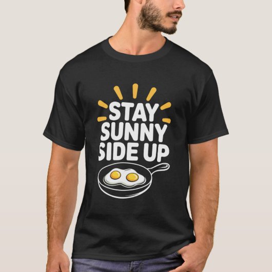 前向きな気持ちを忘れずに!おもしろ卵の朝食デザイン Tシャツ (正面)