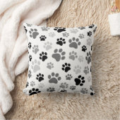 前足で枕を白黒で印刷 クッション (ブランケット)