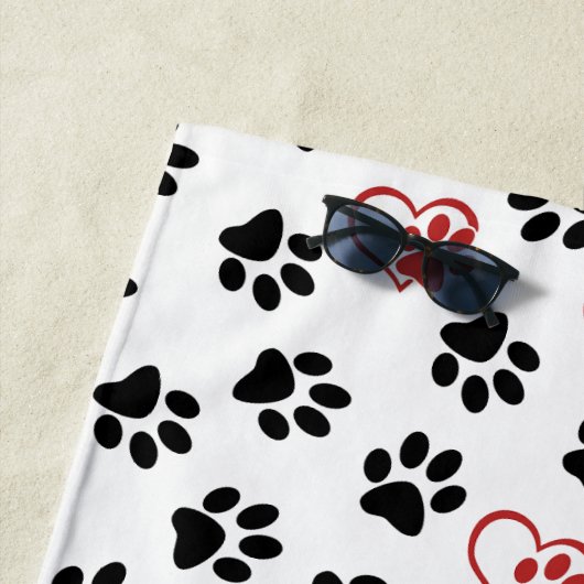 前足のパターン，黒い前足，赤い前足，ハート ビーチタオル (インサイチュ)