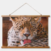 前足を洗うヒョウ 吊り下げ型タペストリー (正面)
