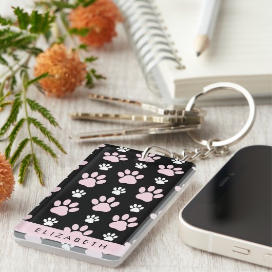 前足、ピンクの前足、犬の前足、あなたの名前のパターン キーホルダー (正面右)