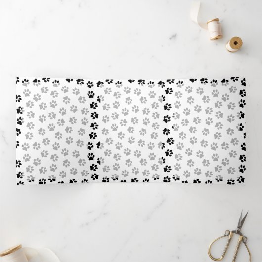 前足、犬の前足、猫の前足、黒い前足のパターン 三つ折りカード (内部)