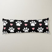 前足、犬の前足、白い前足、ピンクのハート ボディピロー (裏面)