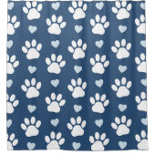 前足、犬の前足、白い前足、青いハートのパターン シャワーカーテン (正面)