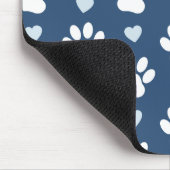 前足、犬の前足、白い前足、青いハートのパターン マウスパッド (コーナー)