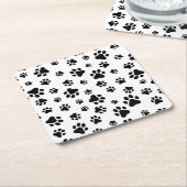 前足、犬の前足、白黒のパターン スクエアペーパーコースター (アングル)