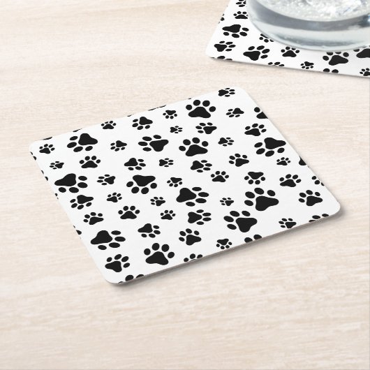 前足、犬の前足、白黒のパターン スクエアペーパーコースター (アングル)