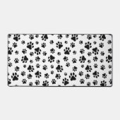 前足、犬の前足、白黒のパターン デスクマット (正面)