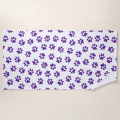 前足、犬の前足、紫の前足のパターン ビーチタオル (正面)