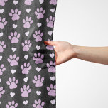前足、犬の前足、薄紫の前足、ハート スカーフ<br><div class="desc">かわいいおもしろいと薄紫の足と紫のハートで愛らしいパターン。そしてモダントレンディーギフト、あなたの人生の犬の恋人に最適。</div>
