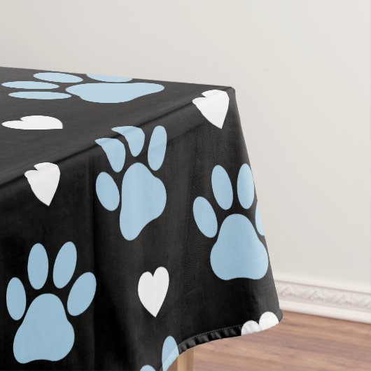 前足、犬の前足、青い前足、白いハートのパターン テーブルクロス (インサイチュ)