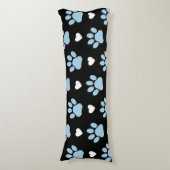 前足、犬の前足、青い前足、白いハートのパターン ボディピロー (正面縦)