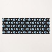 前足、犬の前足、青い前足、白いハートのパターン ヨガマット (正面(横))