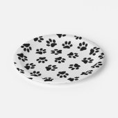 前足、犬の前足、黒い前足のパターン ペーパープレート (アングル)