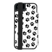 前足、犬の前足、黒い前足のパターン INCIPIO iPhoneウォレットケース (フォリオ裏面)