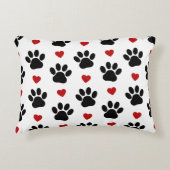 前足、犬の前足、黒い前足、赤いハート アクセントクッション (正面)