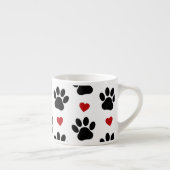 前足、犬の前足、黒い前足、赤いハート エスプレッソカップ (右)