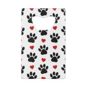 前足、犬の前足、黒い前足、赤いハート クレジットカード栓抜き (裏面)