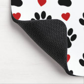 前足、犬の前足、黒い前足、赤いハート マウスパッド (コーナー)