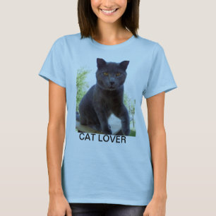 前部の猫好きが付いているTシャツ Tシャツ