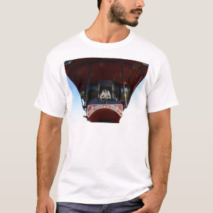 前部詳細の牽引車 Tシャツ