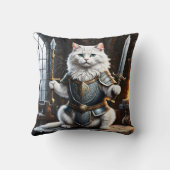 剣と槍を振り回す鎧をまとった猫 クッション (裏面)