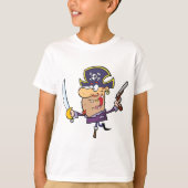 剣と銃を持つキャラクター海賊 Tシャツ (正面)