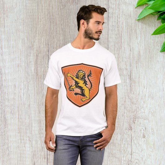 剣を持つライオン Tシャツ