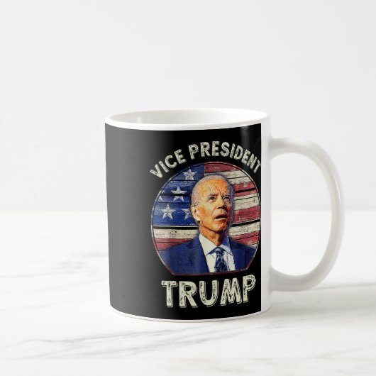 副大統領トランプ 米国旗 バイデン 2024年選挙 M コーヒーマグカップ (右)