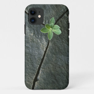 割れた大きい石で育つ植物 iPhone 11 ケース