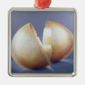 割れた青銅器時代の卵 メタルオーナメント (正面)