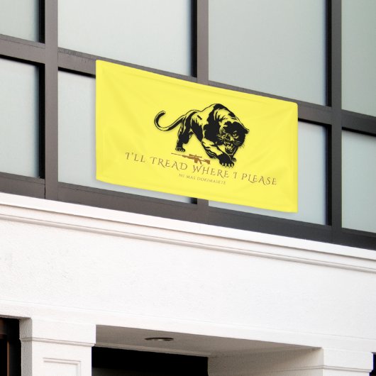 創業者の国旗(66) 横断幕 (ビルの外側)