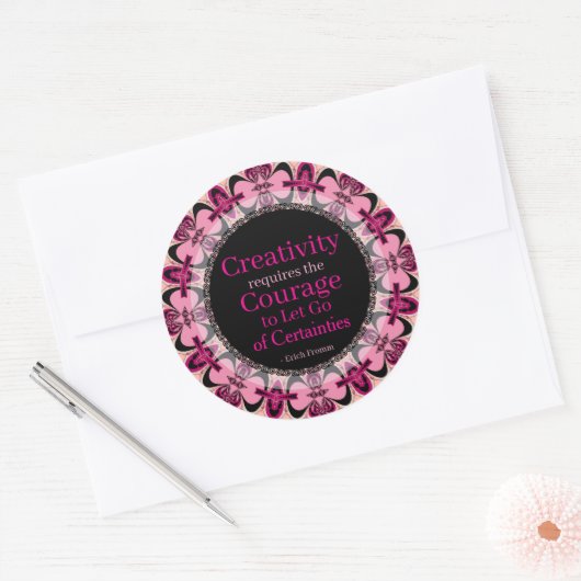創造性の勇気カスタム引用文ピンクブラックマンダラ ラウンドシール (封筒)