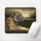 劇的な空の下に見、坐っているトラ マウスパッド (マウス)