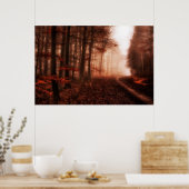 劇的な赤い霧の冬の雪のない森 ポスター (キッチン)