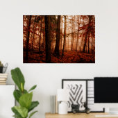 劇的な赤い霧の冬の雪のない森 ポスター (ホームオフィス)