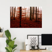 劇的な赤い霧の冬の雪のない森 ポスター (ホームオフィス)