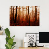 劇的な赤い霧の冬の雪のない森 ポスター (ホームオフィス)