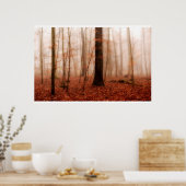 劇的な赤い霧の冬の雪のない森 ポスター (キッチン)