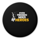 力の架線工夫のギフトのおもしろいな消防士の必要性の英雄 セラミックノブ (正面)