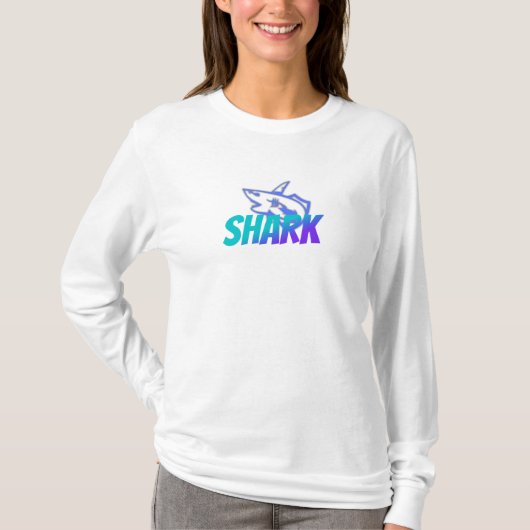 力強いグラデーションシャークロゴ | 荒々しいオーシャン Tシャツ (正面)