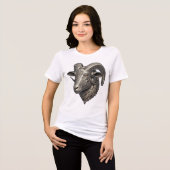 力強いケルト銀の羊の頭飾り(結び目模様) トライブレンドTシャツ (正面全面)