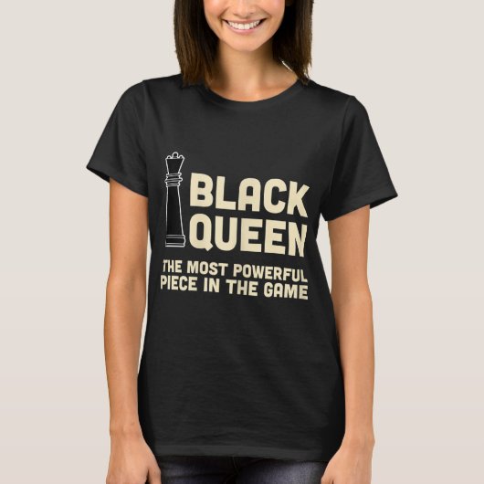 力強いチェスの黒の女王 アフリカ系アメリカ人女性 Tシャツ (正面)