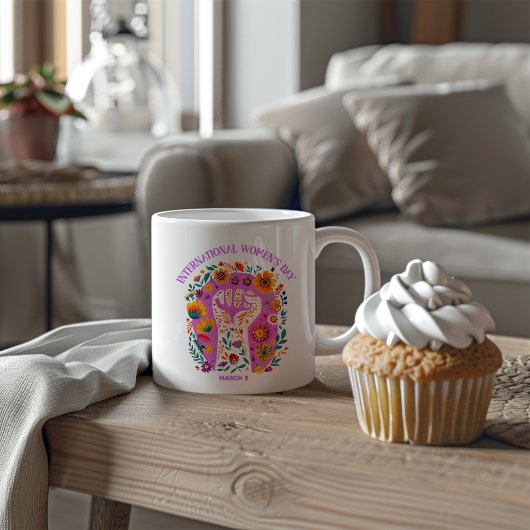 力強いフローラ国際的拳の女の日 コーヒーマグカップ