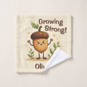 力強く成長する愛らしい笑顔のどんぐり ウォッシュタオル (ウォッシュタオル)