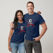 力Srbijaのセルビアのサッカーボールの翼は設計します Tシャツ (ユニセックス)